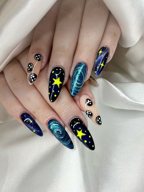 1ST NAIL BAR nail photo 3